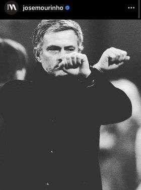Rigore dubbio fischiato agli Spurs e Mourinho risponde con le manette di Inter-Samp di dieci anni fa
