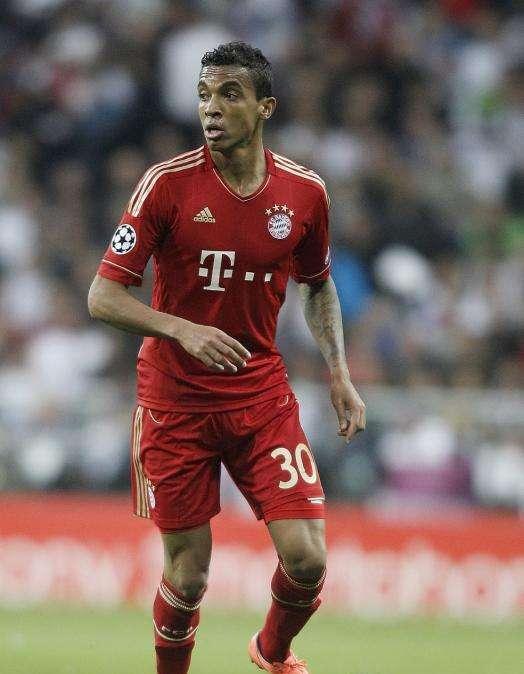 Luiz Gustavo, che folla: adesso c'è anche il Chelsea