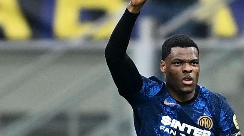 CdS - Affare Dumfries: è ai livelli di Hakimi. Valore triplicato, spunta il Bayern