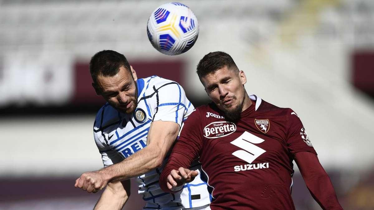 De Vrij fa festa dopo la battaglia di Torino: "Vittoria importantissima!"