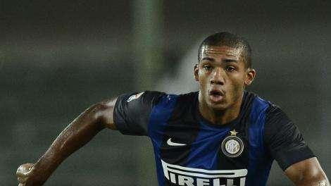 Sky - Juan non sta benissimo. E Silvestre è pronto