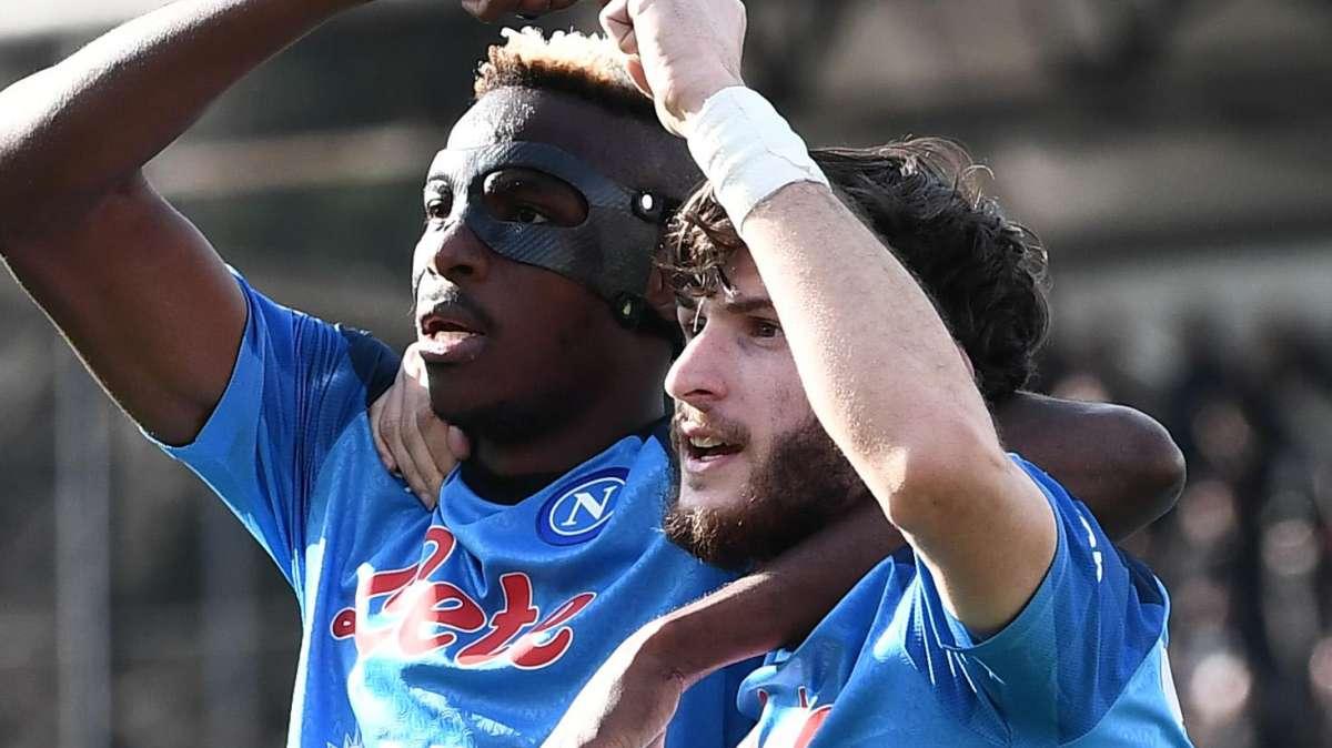 VIDEO - Kvaratskhelia su rigore e solito (doppio) Osimhen: gli highlights del tris del Napoli in casa dello Spezia