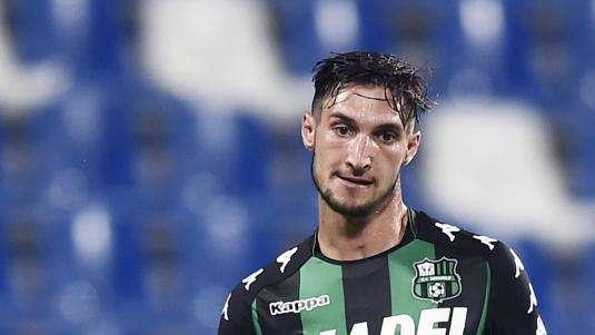 Tim Cup, il Sassuolo supera il Bari solo al 93'