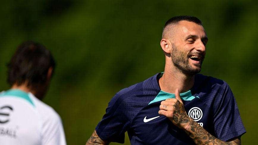 L'Inter passa a Lecce, Brozovic festeggia sui social: "+3" e cuori nerazzurri