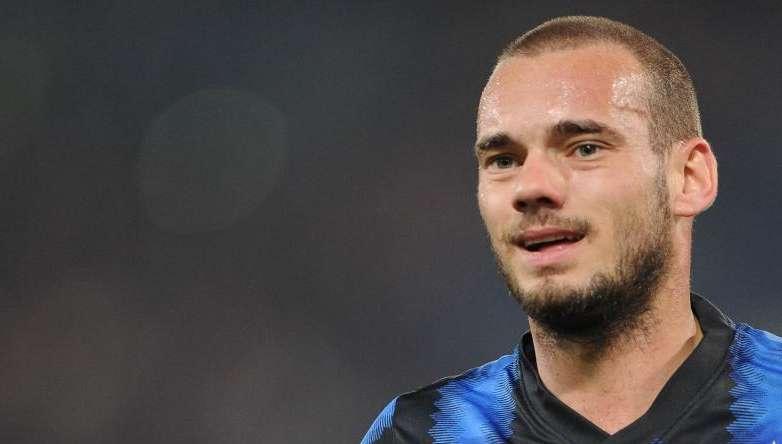 Sneijder su Twitter: "Ho voglia di allenarmi". Ma...