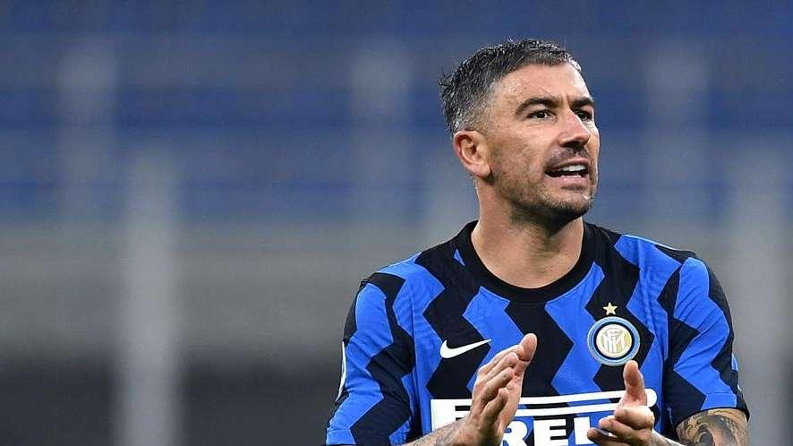 Ottima notizia per Conte: Kolarov torna negativo. A disposizione già per la gara di domani contro il Bologna?