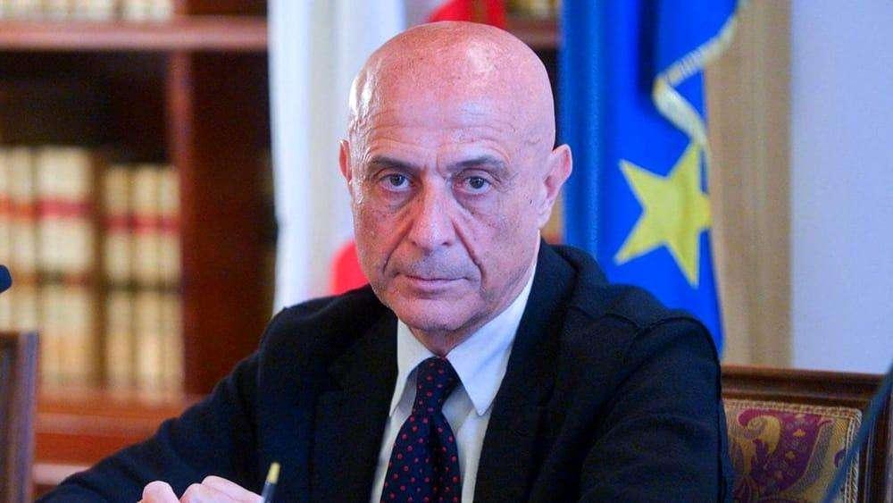 L'ex Ministro Minniti: "Zanetti un campione, lo vorrei nel mio PD"