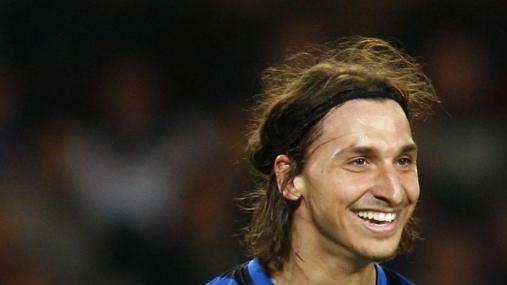 Inter, auguri a Ibra con la doppietta al Psv