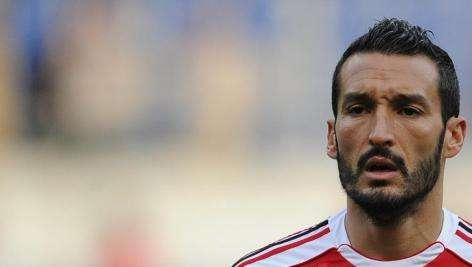 Zambrotta consiglia: "Sneijder superiore a Pastore"
