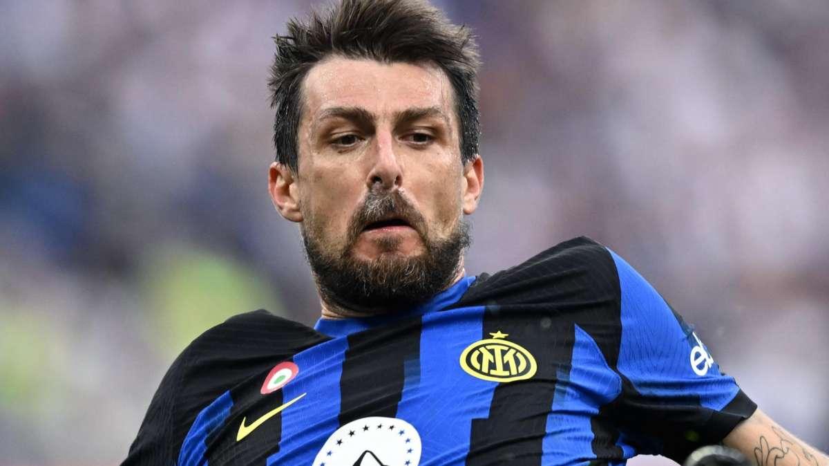 Repubblica - Domani Inter-Las Palmas, minuti per Acerbi? Mercato difesa: Inzaghi ha una preferenza 