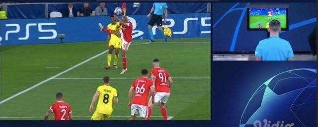 Benfica-Inter, la moviola - Oliver non sempre preciso, ma il rigore per l'Inter è netto: tocco di mano di Joao Mario 