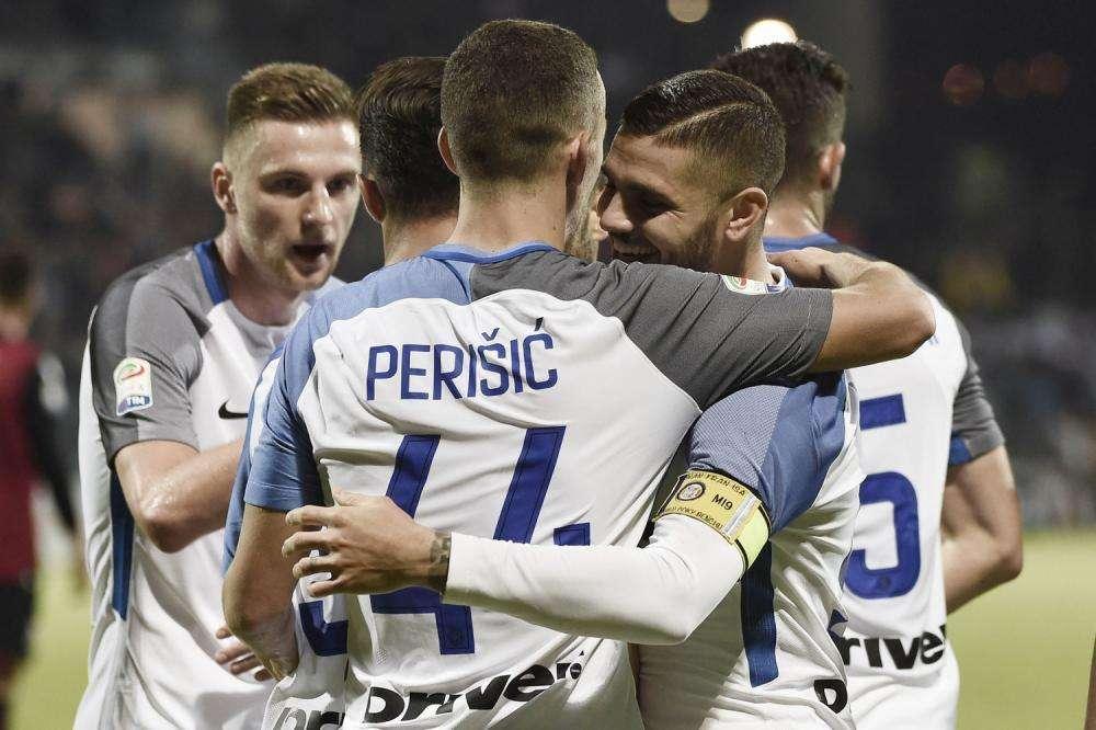 Sulle ali di Icardi l'Inter vola in vetta. Il capitano colpisce due volte, Brozo arrotonda: finisce 3-1