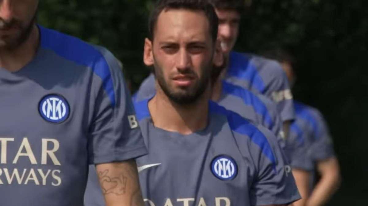 FcIN - Allenamento personalizzato per Calhanoglu e Carlos Augusto. A Rotterdam ci sarà solo uno di loro