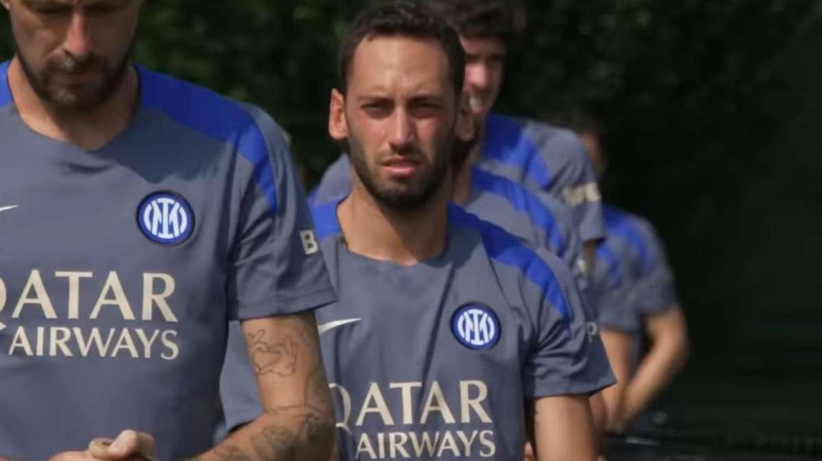 Inzaghi non corre rischi: niente Verona-Inter per Calhanoglu. Resterà a Milano con un obiettivo preciso 