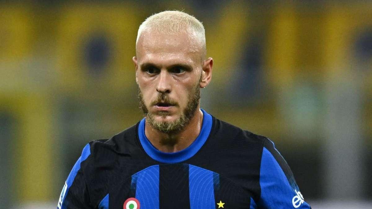 Dimarco abbraccia Arnautovic: "Questo gol e questa vittoria sono per te"