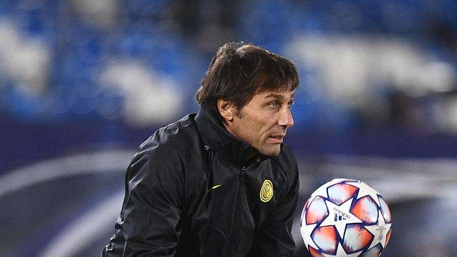 TS - L'antidoto di Conte a botti e petardi notturni: il tecnico non ha sentito nulla
