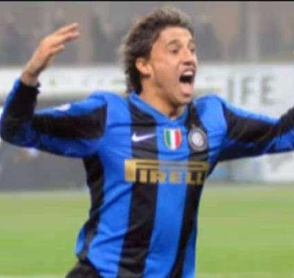 Maradona invita Crespo a lasciare l'Inter