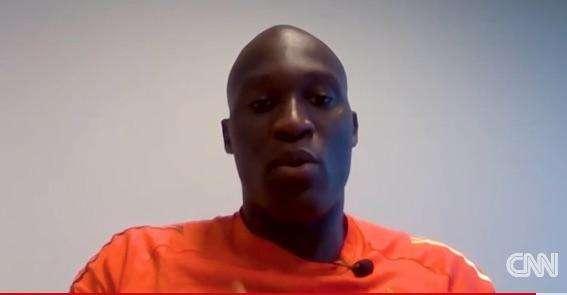 Lukaku, cuore gialloviola: Big Rom accolto nella famiglia Los Angeles Lakers