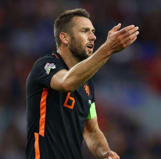 I Paesi Bassi rimontano la Polonia, De Vrij elogia i compagni: "Grande carattere"