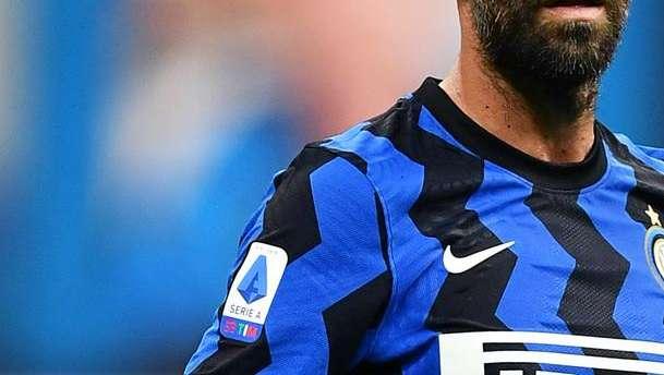 Da Appiano Gentile a Carate Brianza: per Don Giuseppe Conti maglia dell'Inter come regalo di commiato