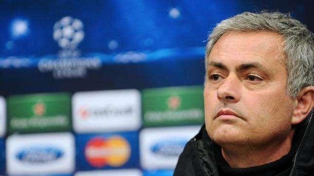 Mourinho: "Zanetti amico, ma appartiene all'Inter. Io a cena con Mancini? No"