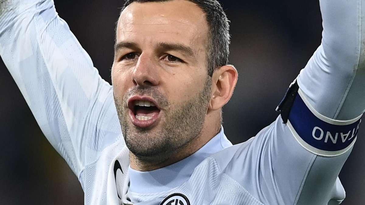 TS - Handanovic-Onana, possibile una divisione dei compiti. Intanto lo sloveno rinnova a ingaggio ridotto