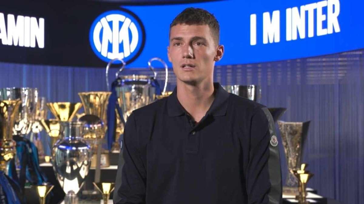 Pavard: "Vivo per vincere trofei, per questo ho scelto l'Inter. Voglio la seconda stella. Ruolo? Vi spiego"