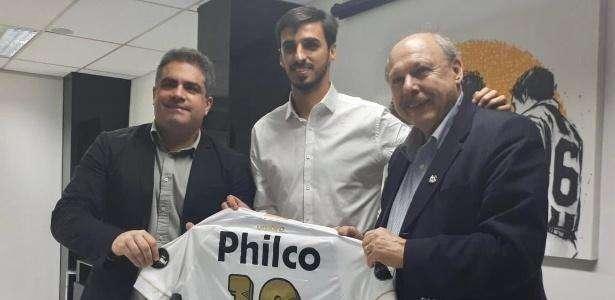 Santos, arriva Bryan Ruiz: presentato con la 10 di Barbosa