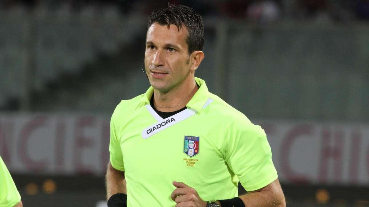 Fischi per il quintetto arbitrale dalla curva granata