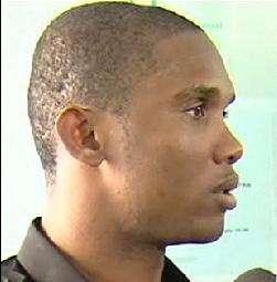 Eto'o 'indica' l'ora ai compagni di nazionale