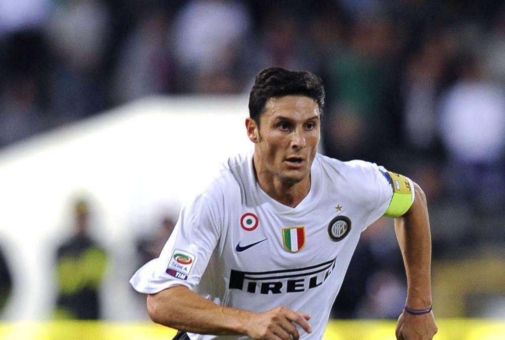 Cauet ammette: Si sente la mancanza di Zanetti