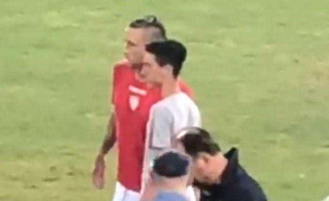 VIDEO - Selfie e incitamenti per Radja Nainggolan dopo Catania-Cagliari