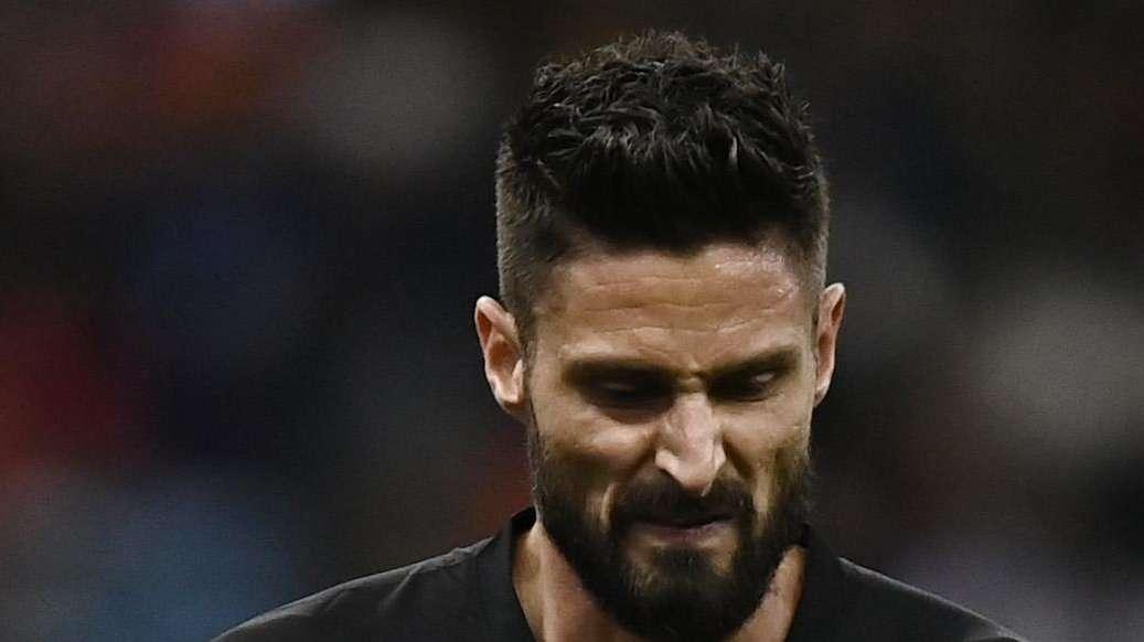 Milan, Giroud pensa già al derby: "Contro l'Inter abbiamo la possibilità di rialzare il livello"