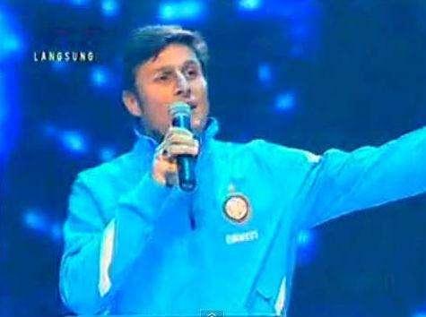VIDEO - Materazzi e Zanetti rappano... 'Dalla a me'