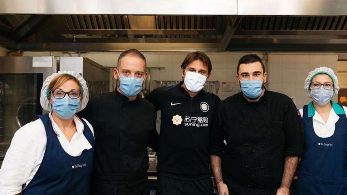 "La sana e corretta alimentazione è fondamentale". L'omaggio di Conte ai cuochi del Centro Suning