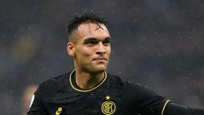 CdS - Derby spagnolo per Lautaro: Real e Barça si sfidano. Ma l'Inter è sicura di arrivare a un'intesa per il rinnovo