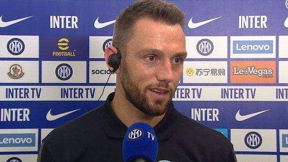 FcIN - L'Inter vuole tenere Acerbi, De Vrij riflette sul rinnovo. Offerta sul tavolo, deadline nerazzurra fissata