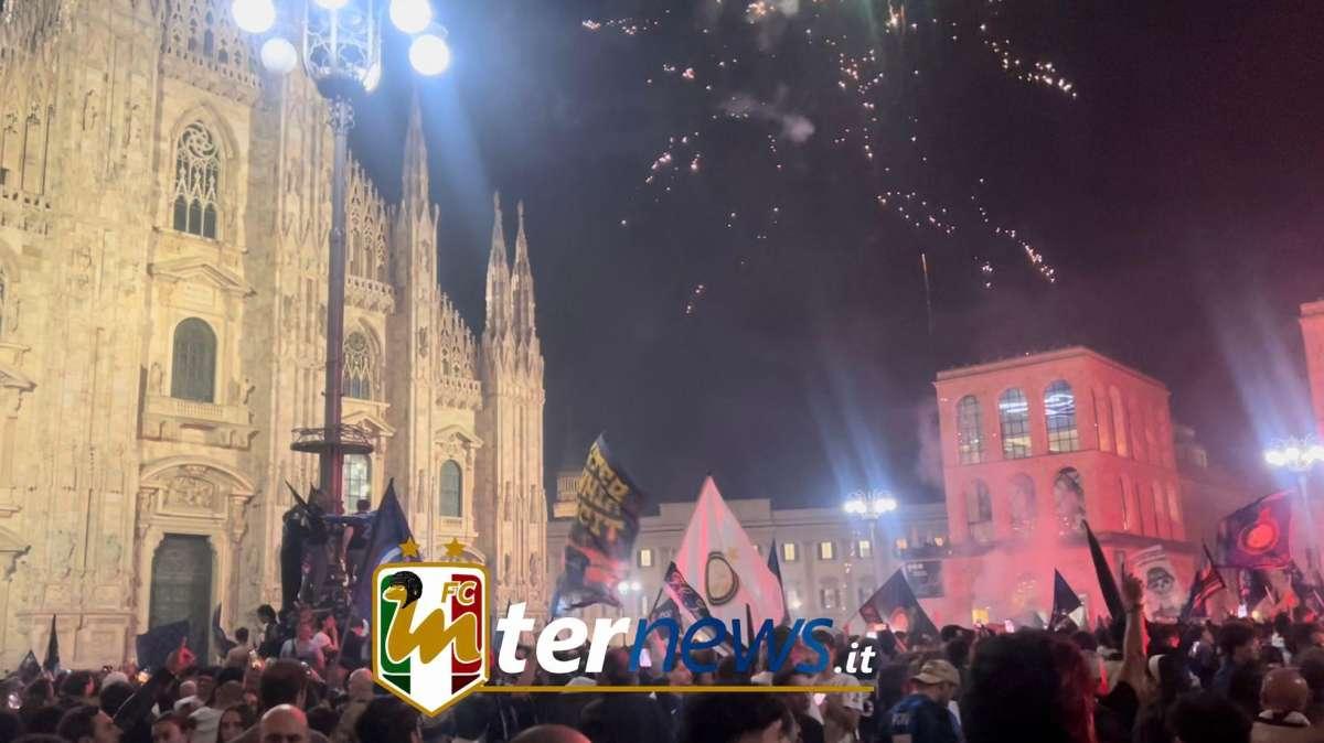 VIDEO - La bolgia di piazza Duomo: al triplice fischio finale parte la festa