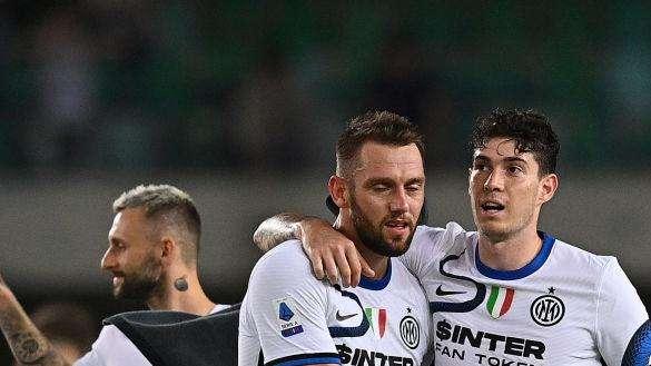 Verso il derby, Inzaghi potrà contare su un'Inter al gran completo: nulla di grave per Bastoni e De Vrij