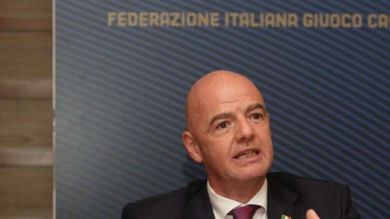 Fifa, Infantino si difende: "Io alleato della Super League? Parlare con i club non significa essere collusi" 