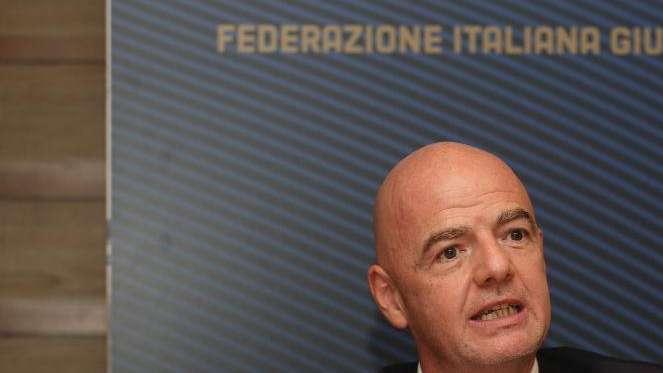 Unione dei campionati, la Fifa apre. Infantino: "Disposti a discuterne"