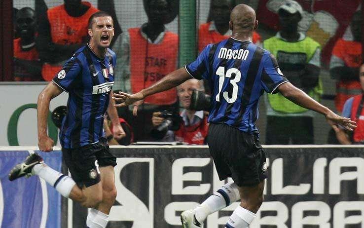 Dieci anni fa il 4-0 nel derby: l'Inter lo ricorda sui social
