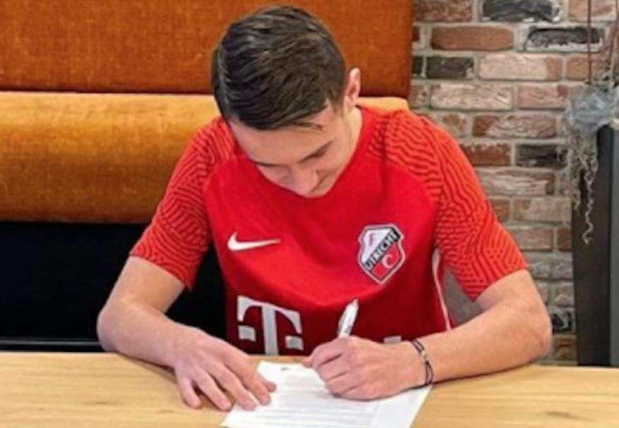 Snejider festeggia la firma del figlio Jessey con l'Utrecht: "Orgoglioso di te"