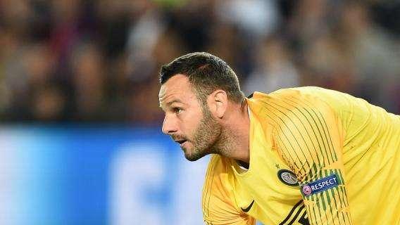 Barcellona-Inter - Handanovic tiene viva l'Inter, Politano impatta bene
