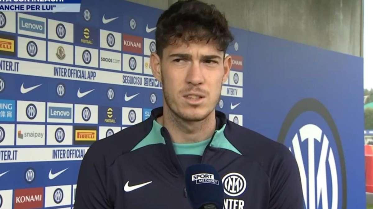 Bastoni: "Col Barça vittoria anche per Inzaghi, nessuno rema contro. Skriniar? Qui si trova alla grande"