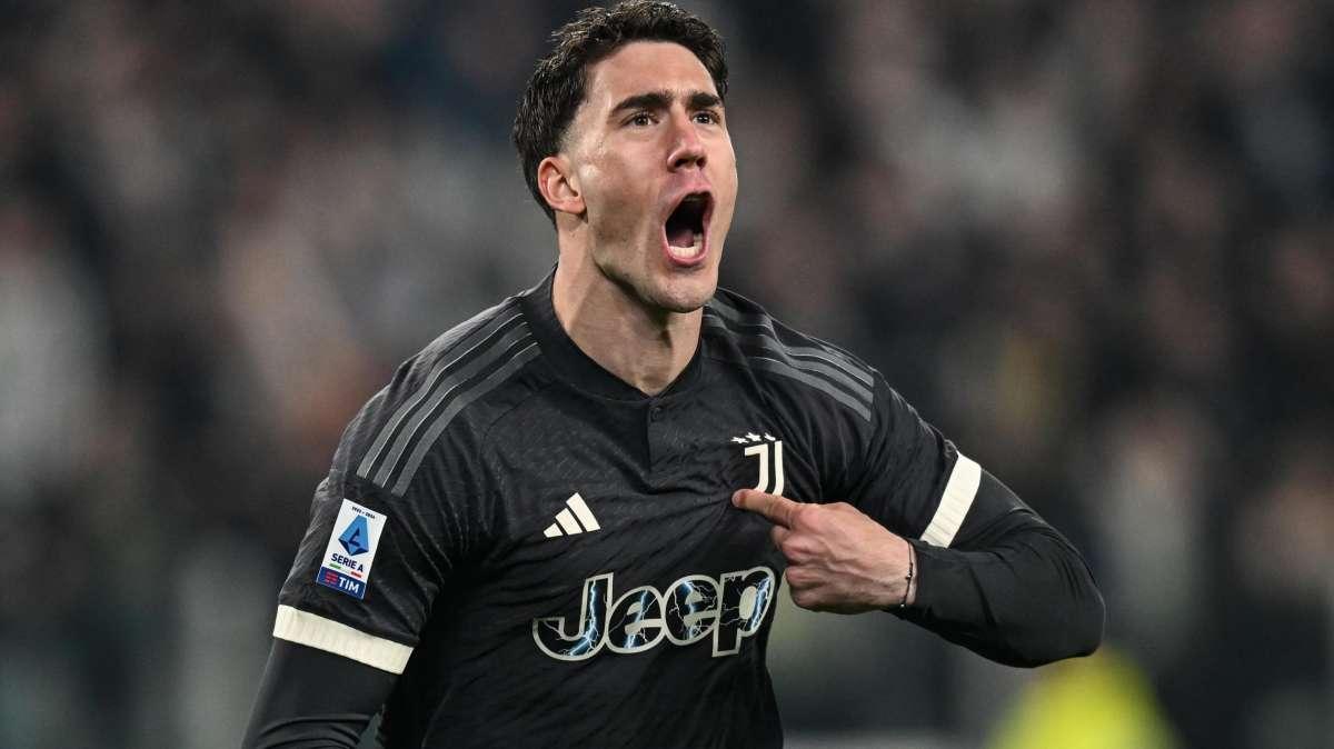 Serie A, Vlahovic nominato come miglior attaccante del campionato. Battuta la concorrenza di Dybala e Leao  
