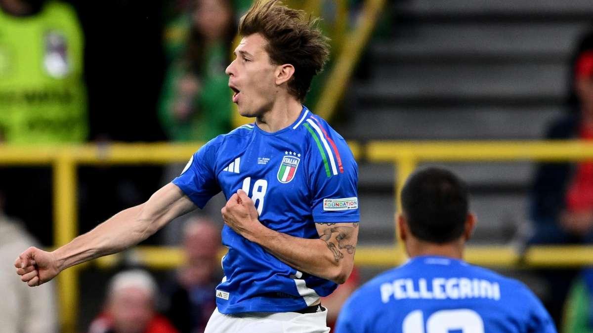 Sky - Italia, ultimo allenamento prima del Belgio. Esperimento Barella trequartista per Spalletti