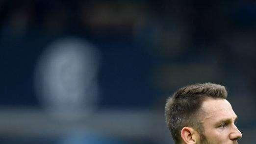 Dal Feyenoord alla Lazio: la truffa nel trasferimento di De Vrij. Arrestati i due hacker 