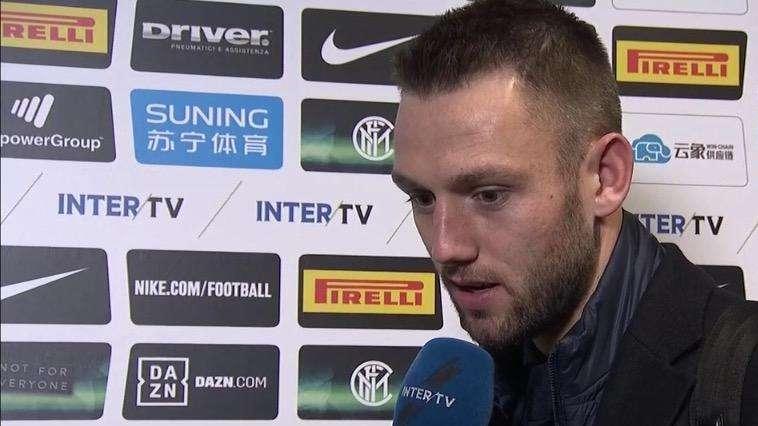 De Vrij: "Tifo Feyenoord, chiedevo autografi a due giocatori. Dico grazie alla mia visione di gioco"