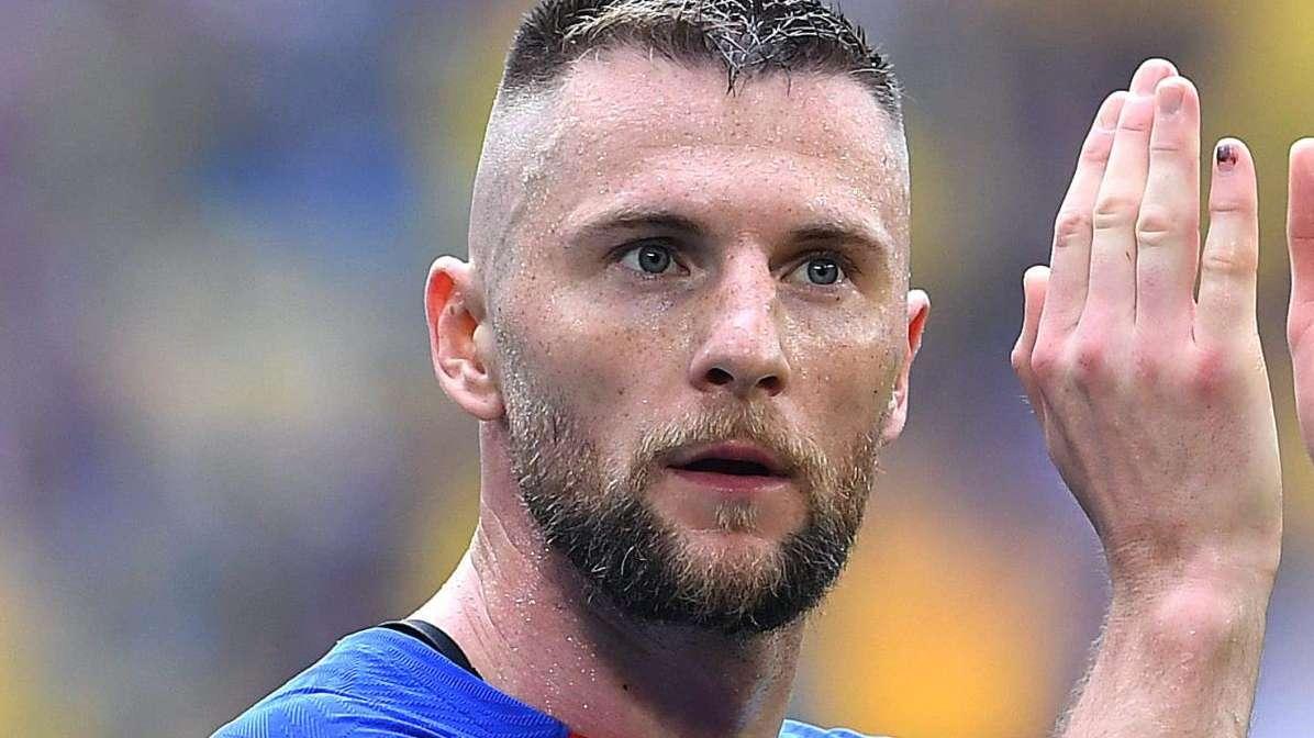 Il PSG propone Skriniar al Napoli per abbassare le pretese per Kvara, ma gli azzurri fanno dietrofront. Il punto
